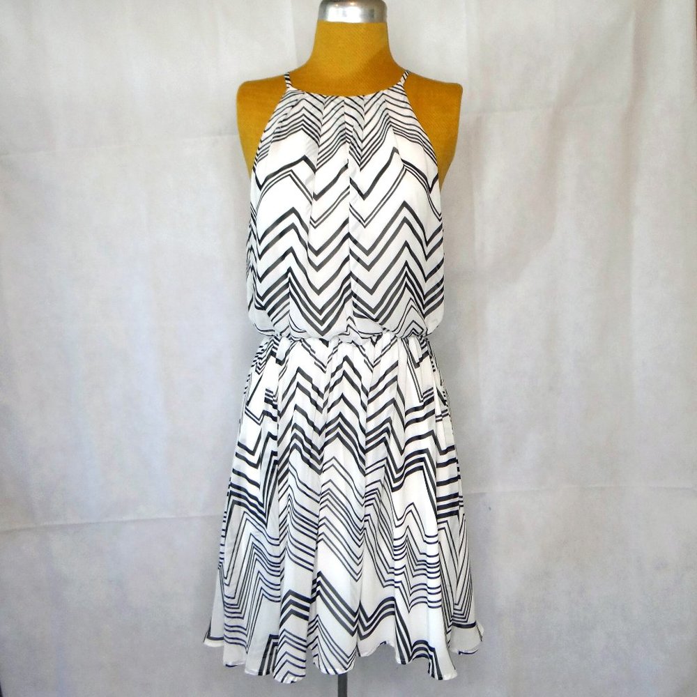 LUSH Sleeveless Black & White Zig Zag / Chevron Pattern Dress Size L NWT